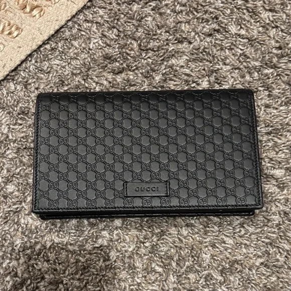Gucci Black Logo Pattern Wallet - Picture 1 of 3